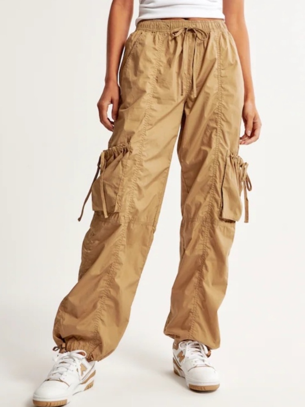 Abercrombie Parachute Utility Pants Women’s Size Medium Long Tan Khaki Cotton